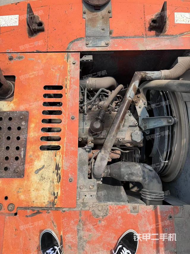 发动机室（上车部件）