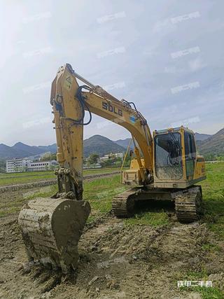 秀山山东临工E6135F挖掘机实拍图片