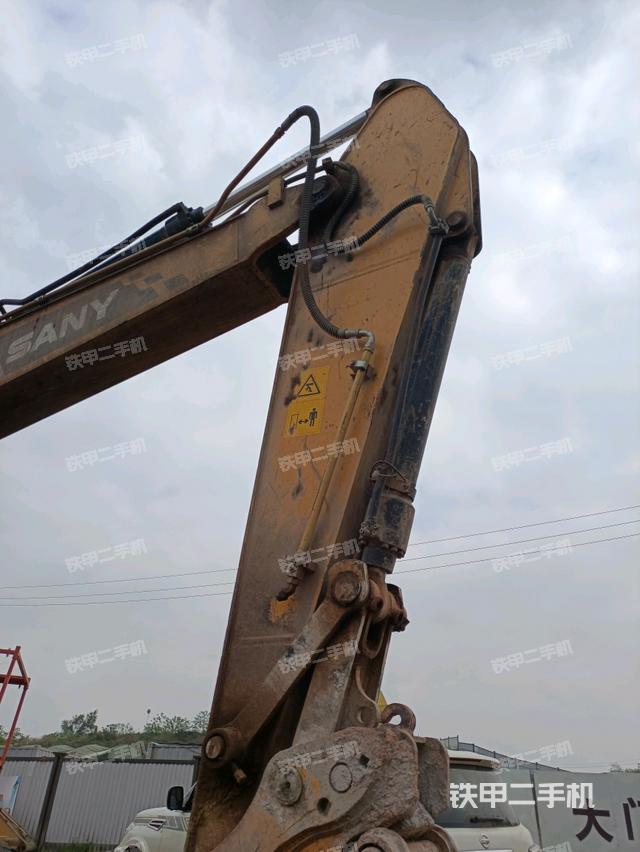 小臂整体右前（工作和回转装置）