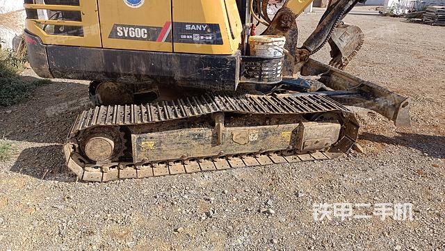 单侧履带整体（整机外观）