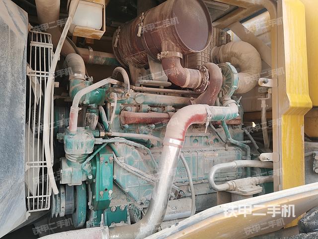 发动机左侧（整机外观及大件）