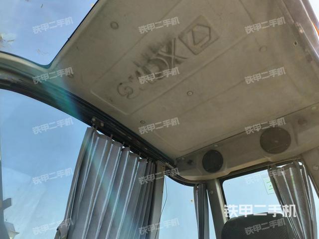 驾驶室顶部（整机外观）