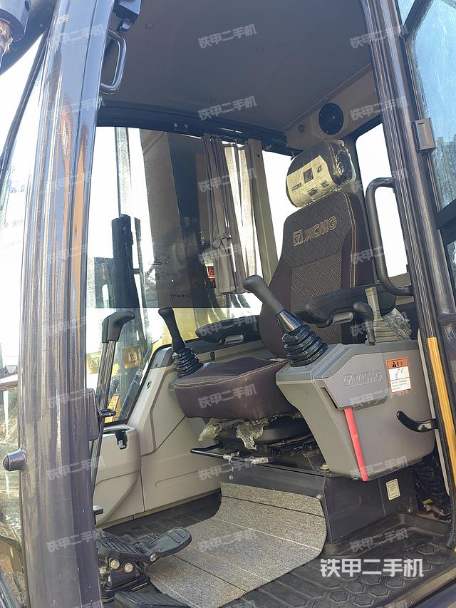 驾驶室整体（整机外观）