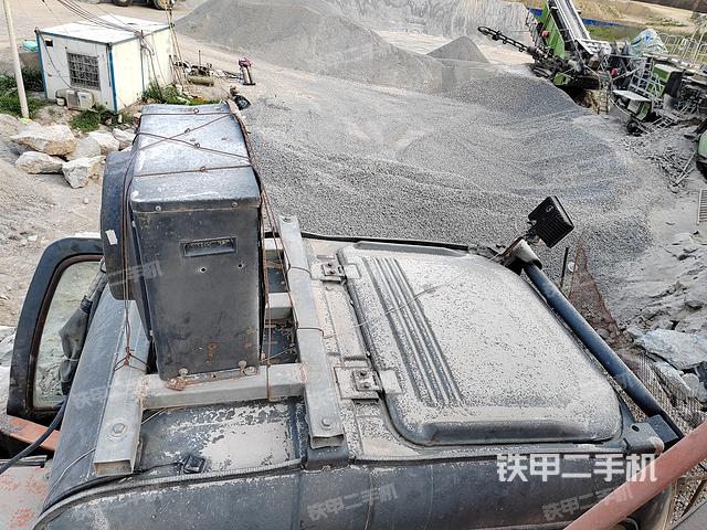 驾驶室顶部（整机外观）