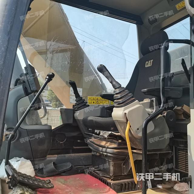 驾驶室顶部（整机外观）