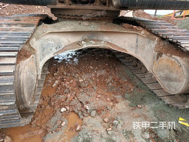 转盘和下车架正前（工作和回转装置）