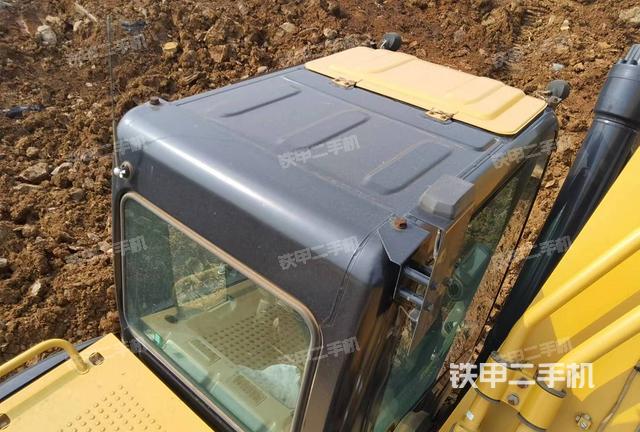 驾驶室顶部（整机外观）