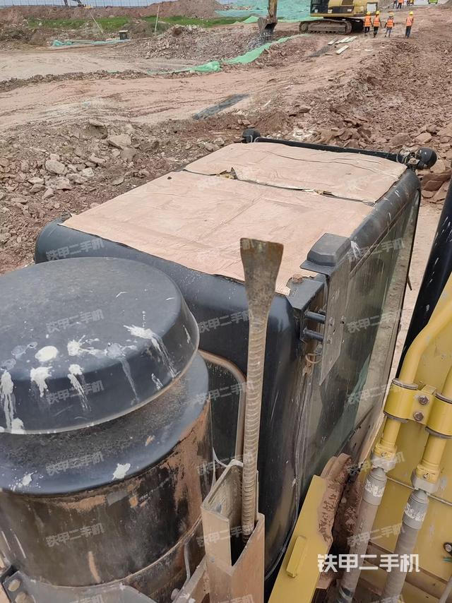 驾驶室顶部（整机外观）