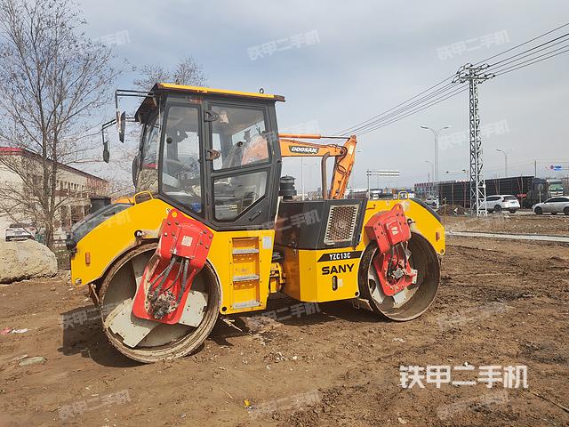 整机左侧（设备外观及核心部件）