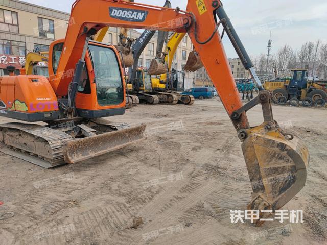 斗山DX75-9C挖掘機(jī)