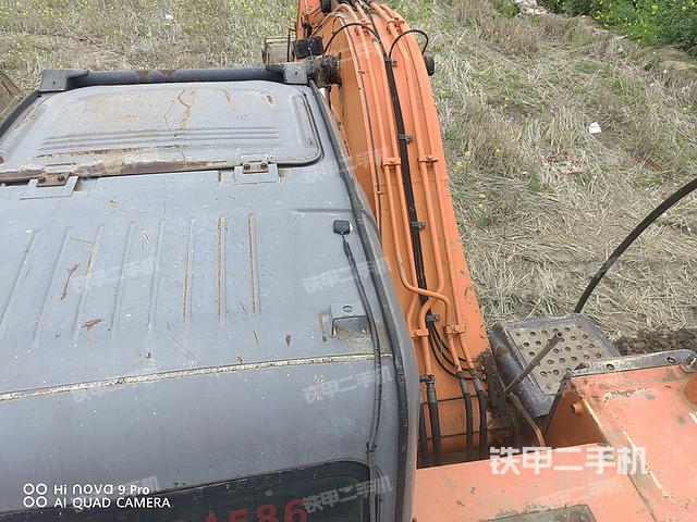 驾驶室顶部（整机外观）