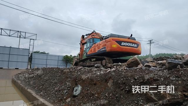 驾驶室顶部（整机外观）