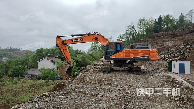 斗山DX420LC-9C挖掘机