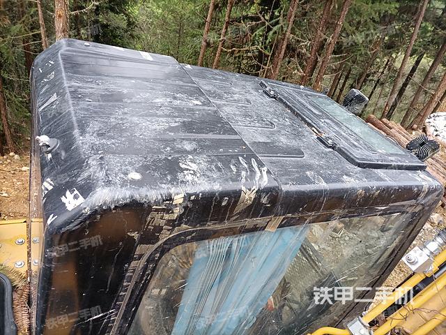 驾驶室顶部（整机外观）