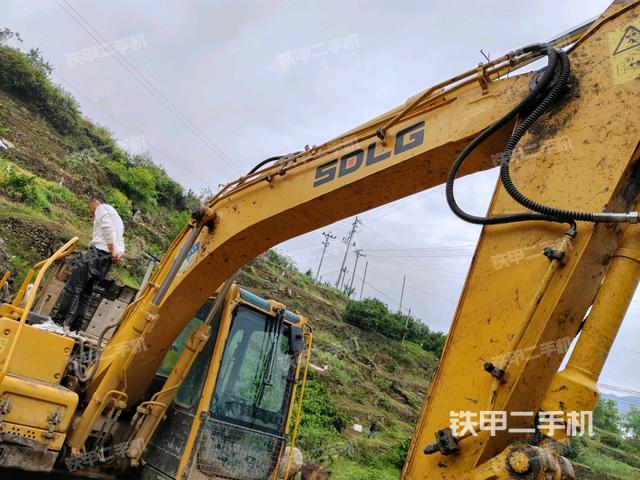 大臂整体 右侧（工作和回转装置）