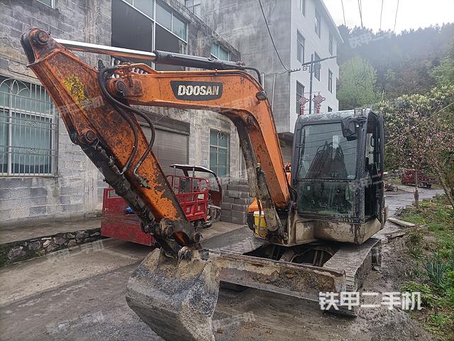 斗山DX55-9C挖掘机