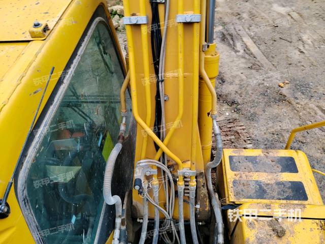 大臂背部俯视（工作和回转装置）