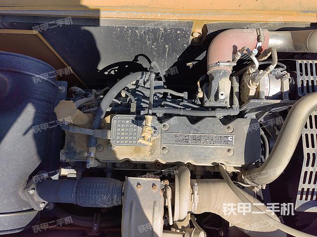 驾驶室顶部（整机外观）