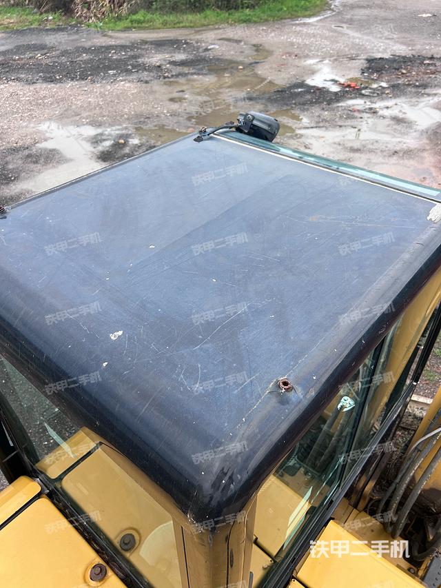 驾驶室顶部（整机外观）