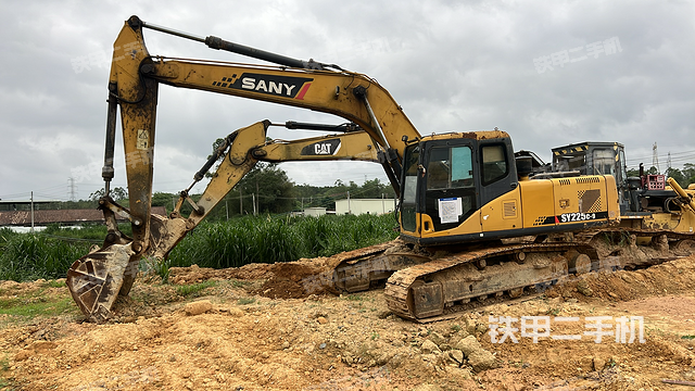三一重工SY215C挖掘机