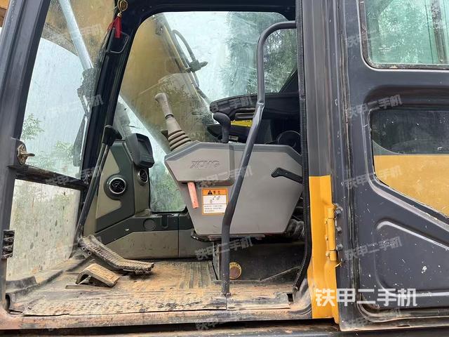 驾驶室整体（整机外观）