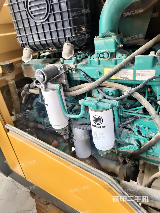 发动机左侧（整机外观及大件）