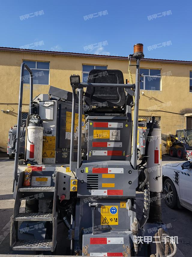 整机右后45°（设备外观及核心部件）