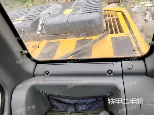 右侧玻璃角标（驾驶室部分）