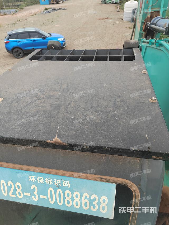 驾驶室顶部（整机外观）