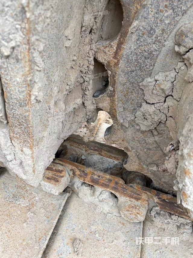 右驱动轮（行走机构）