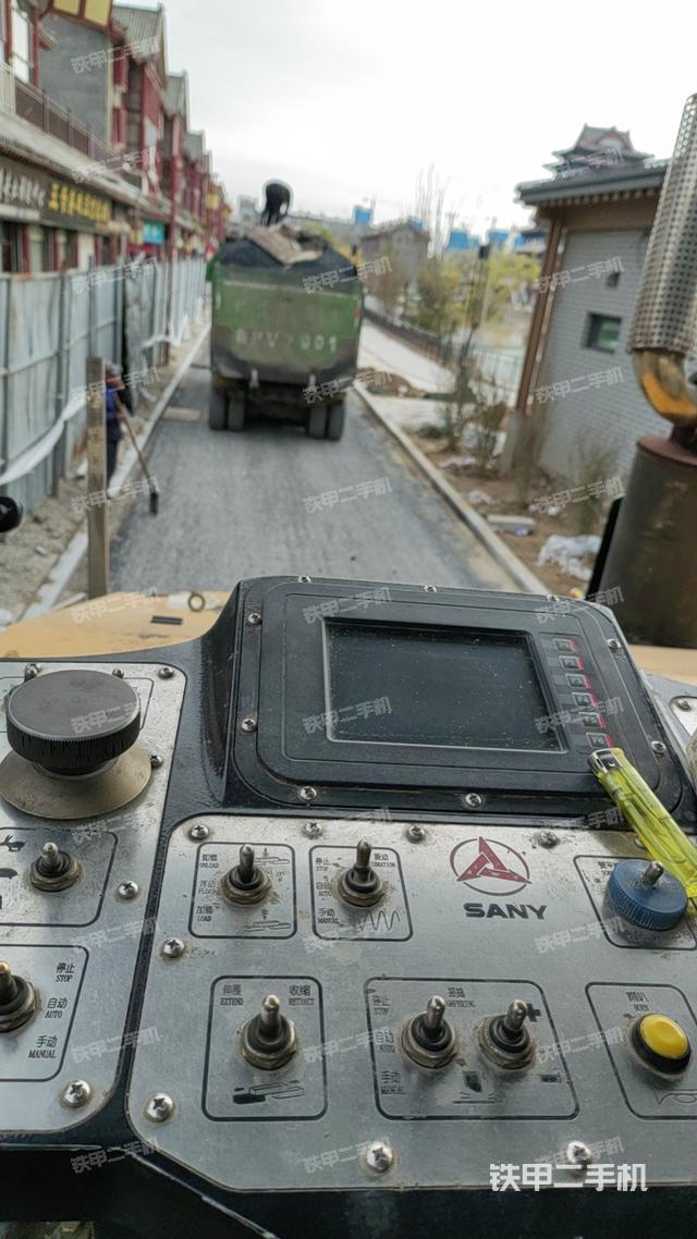 驾驶室操作台（设备外观及核心部件）