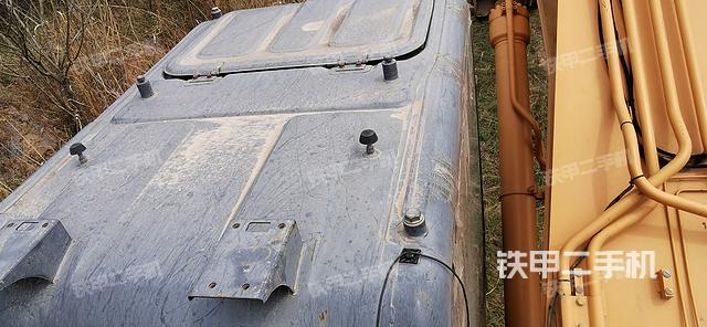 驾驶室顶部（整机外观）