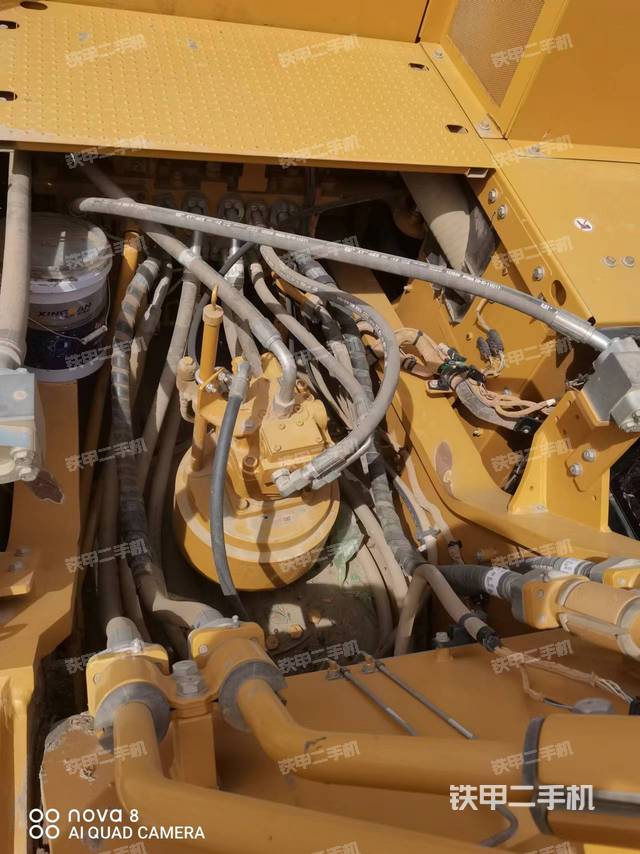 回转马达和主控阀（整机外观）