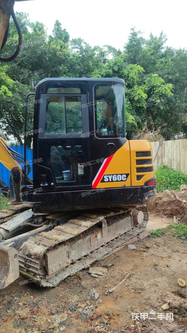 驾驶室整体（整机外观）