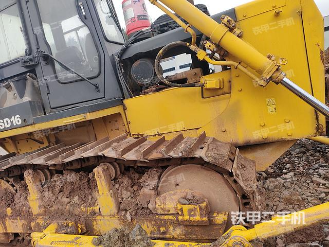 整机右侧（设备外观及核心部件）