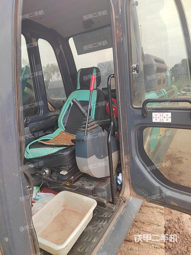 驾驶室整体（整机外观）