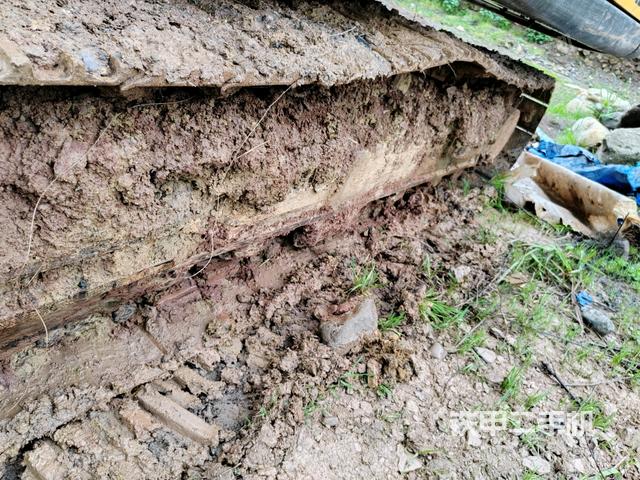 右驱动轮（行走机构）