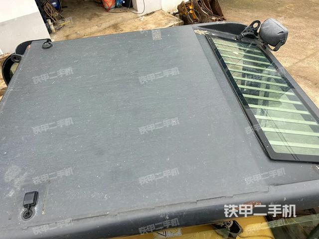 驾驶室顶部（整机外观）