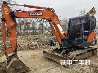 郑州斗山DX60挖掘机实拍图片