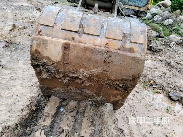 铲斗右后整体（工作和回转装置）