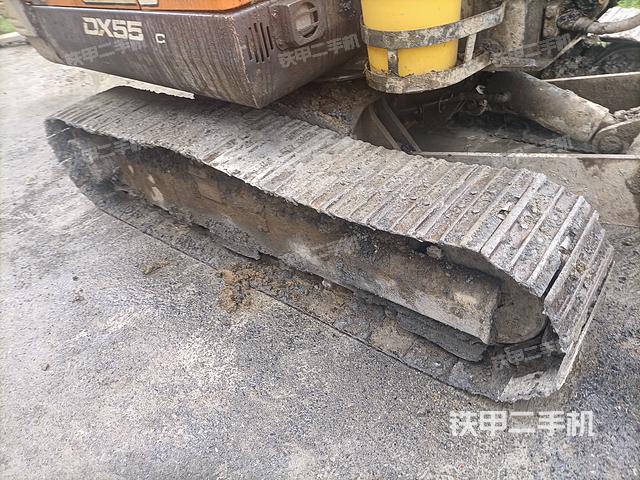 单侧履带整体（整机外观）