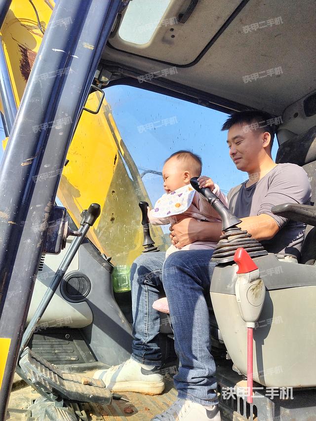 驾驶室整体（整机外观）