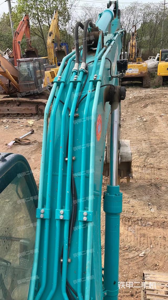 大臂根部 斜视（工作和回转装置）