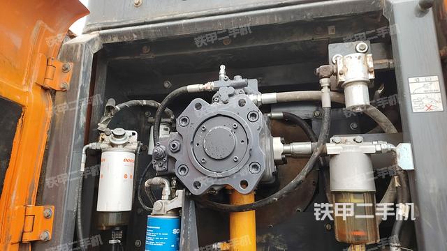 驾驶室顶部（整机外观）