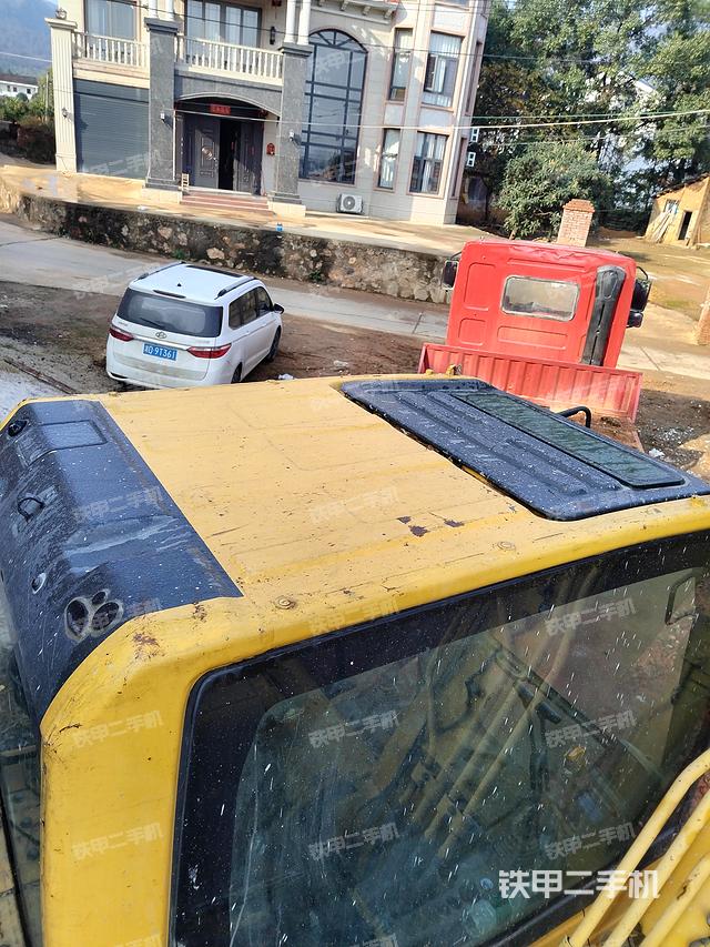 驾驶室顶部（整机外观）