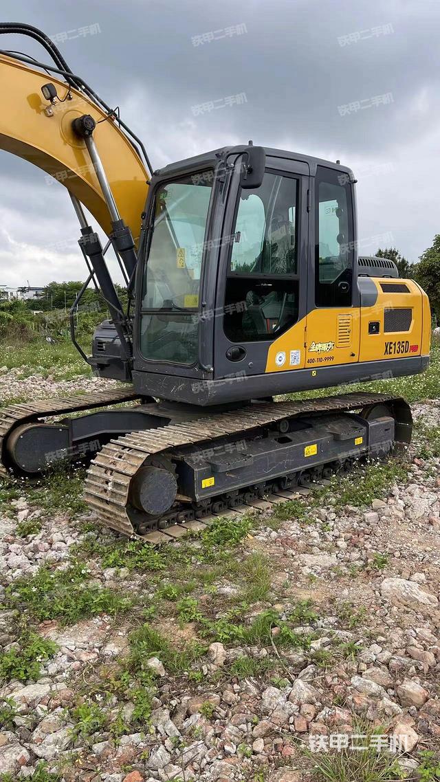 驾驶室整体（整机外观）