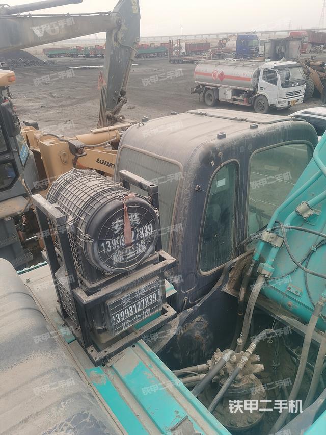 驾驶室顶部（整机外观）