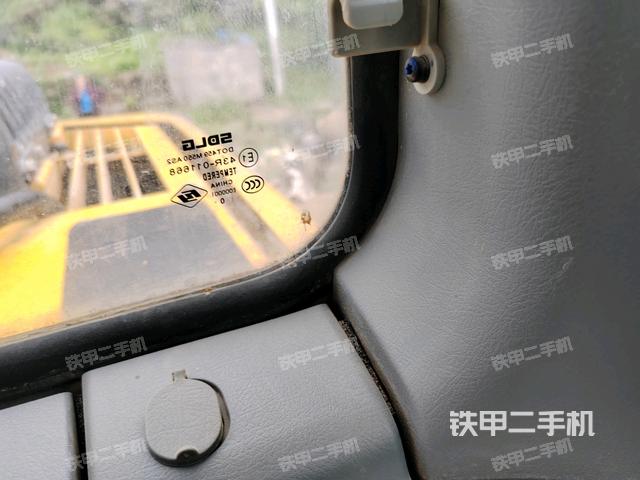 左后方玻璃角标（驾驶室部分）