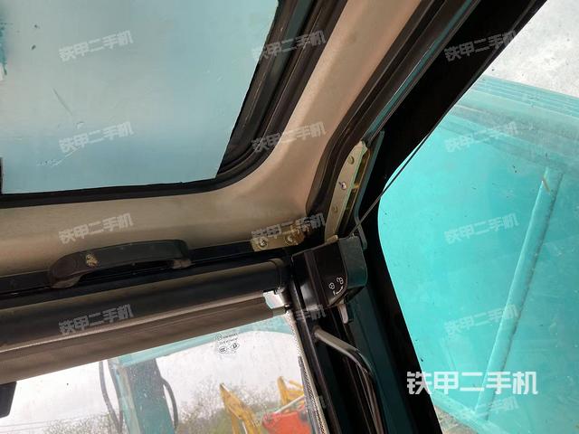 后窗玻璃角标（驾驶室部分）