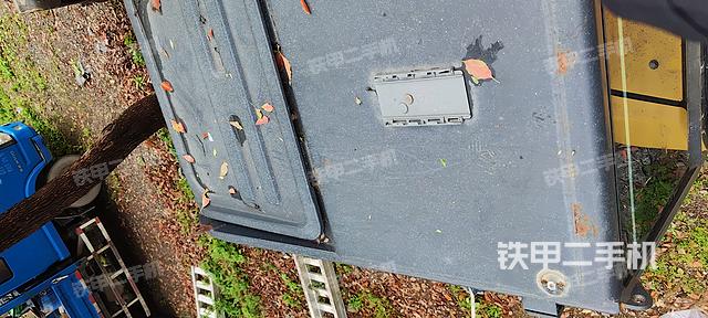 驾驶室顶部（整机外观）